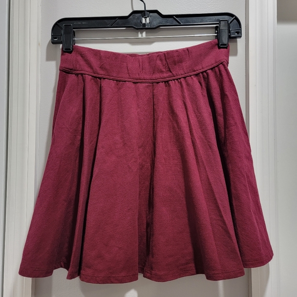 Hollister Elastic Band Pull Up Skater Skirt - Picture 6 of 8